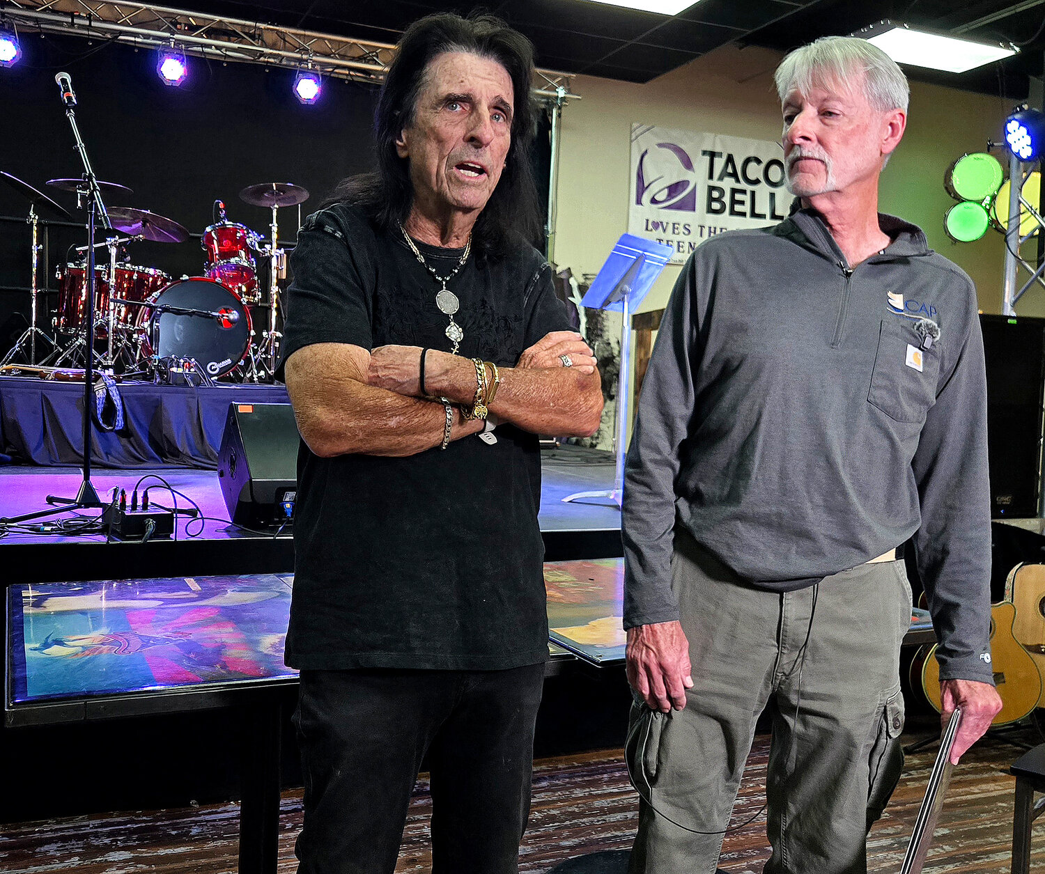 Phoenix family finds lost credit card — belonging to Alice Cooper